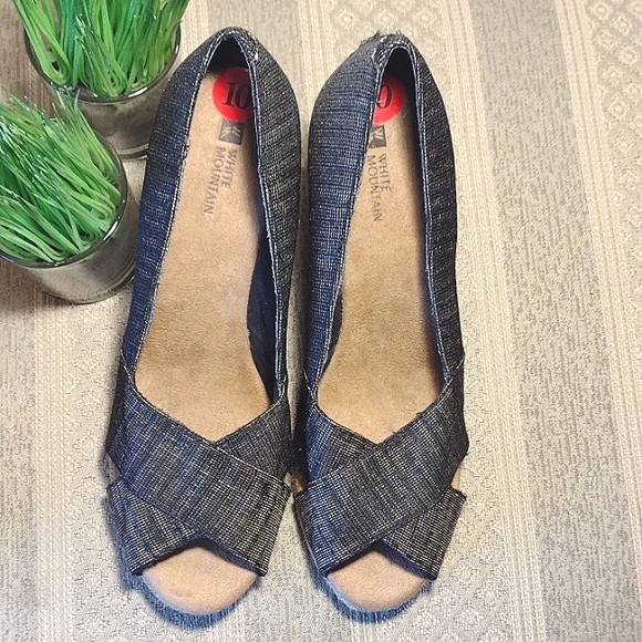 White Mountain Peep Toe Wedge - Picture 9 of 13